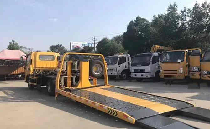 岷县汽车中途维修案例
